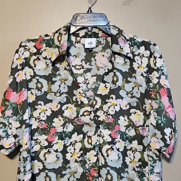 CAbi Replay Spring 2025 Floral Blouse - Picture 6 of 13